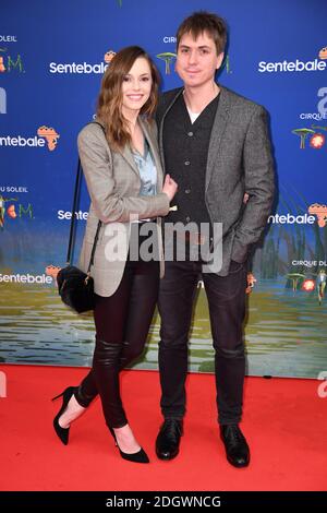 Hannah Tointon e Joe Thomas partecipano alla prima del Cirque Du Soleil Totem alla Royal Albert Hall di Londra. Il credito fotografico dovrebbe essere: Doug Peters/EMPICS Foto Stock