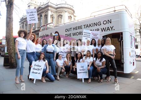 Hayley Hasselhoff e un esercito diversificato di modelli e difensori della diversità che vanno dalla dimensione 10 a 24 protestano fuori London Fashion Week sede 180 Strand per la rappresentazione uguale delle dimensioni del corpo nel settore della moda. Il credito fotografico dovrebbe essere: Doug Peters/EMPICS Foto Stock