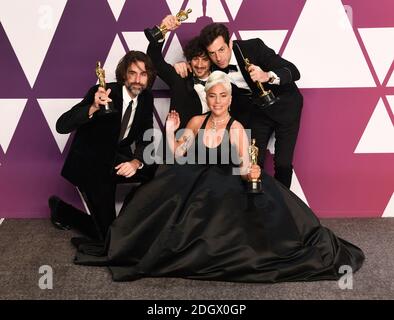 Andrew Wyatt, Anthony Rossomando, Mark Ronson e Lady Gaga, vincitori del premio Best Original Song for Shallow From A Star nasce nella sala stampa della 91esima edizione dell'Academy Awards tenutasi al Dolby Theatre di Hollywood, Los Angeles, USA Foto Stock