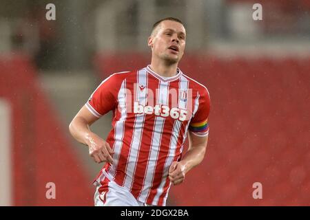 Ryan Shawcross n° 17 di Stoke City durante il gioco Foto Stock