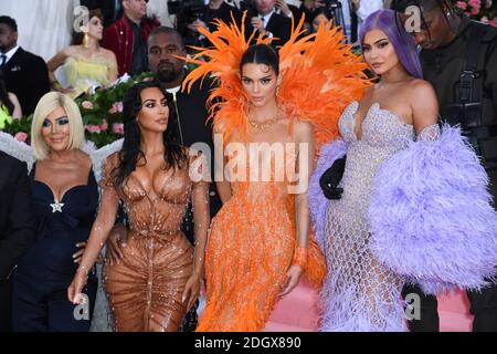 (Da sinistra a destra) Kris Jenner, Kim Kardashian-West, Kanye West, Kendall Jenner, Kylie Jenner frequentando il Metropolitan Museum of Art Costume Institute Benefit Gala 2019 a New York, USA.Picture Credit dovrebbe leggere: Doug Peters/EMPICS Foto Stock