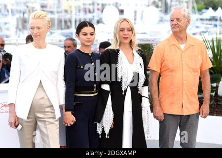 Tilda Swinton, Selena Gomez, Chloe Sevigny e Bill Murray (da sinistra a destra) partecipano alla fotocellula The Dead Do't Die, durante il 72esimo Festival del Cinema di Cannes. Il credito fotografico dovrebbe essere: Doug Peters/EMPICS Foto Stock