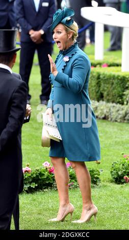 Zara Tindall durante il giorno delle Signore di Ascot reale all'Ippodromo di Ascot. Il credito immagine dovrebbe essere: Doug Peters/EMPICS Foto Stock