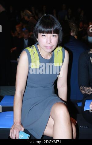 --FILE--Angelica Cheung, conosciuto anche in cinese come Zhang Yu, si presenta ad uno spettacolo durante la settimana della Moda di Milano Primavera/Estate 2016, Milano, Italia, 26 settembre Foto Stock