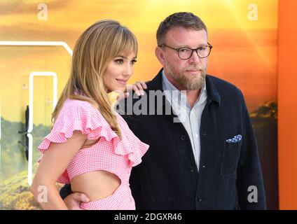 Jacqui Ainsley Ritchie (a sinistra) e Guy Ritchie che frequentano la una volta... A Hollywood UK Premiere, tenuto a Odeon Luxe, Leicester Square, Londra. Il credito fotografico dovrebbe essere: Doug Peters/EMPICS Foto Stock