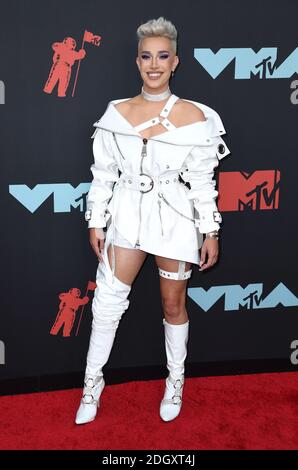 James Charles arriva al MTV Video Music Awards 2019, tenuto al Prudential Center di Newark, NJ. Il credito fotografico dovrebbe essere: Doug Peters/EMPICS Foto Stock