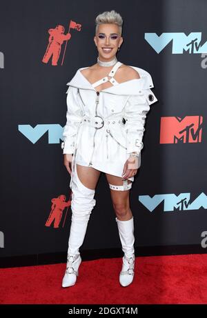 James Charles arriva al MTV Video Music Awards 2019, tenuto al Prudential Center di Newark, NJ. Il credito fotografico dovrebbe essere: Doug Peters/EMPICS Foto Stock