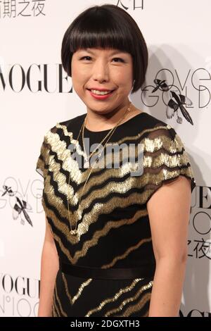 --FILE--Angelica Cheung, conosciuto anche in cinese come Zhang Yu, si presenta in abito alla cerimonia che celebra il centesimo numero di Vogue China a Pechino, C. Foto Stock