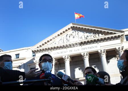 Madrid, Spagna; 09/12/2020.- Winston Flores vice di popolare Will.i deputati venezuelani in esilio in Spagna forniscono un rapporto sull'osservazione delle elezioni venezuelane, che ritengono fraudolente il 6 dicembre 2020, ai rappresentanti dei principali partiti politici spagnoli, nel Congresso dei deputati, E di invitare formalmente ad accompagnare la chiusura del processo di consultazione popolare che si sta svolgendo in tutto il mondo, dal 7 dicembre scorso a sabato 12 dicembre 2020, e affermano che 'l'astensione da sola non è sufficiente a rifiutare il regime di Nicolas Maduro' nei recenti eletti Foto Stock