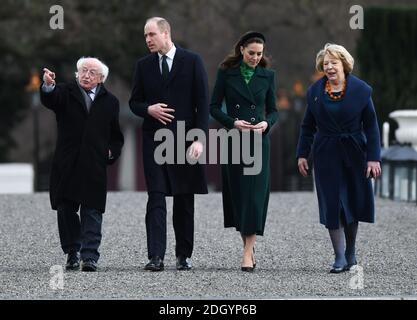 Il duca e la duchessa di Cambridge incontrano il presidente d'Irlanda Michael D. Higgins e la moglie Sabina Coyne a Dublino. Il credito fotografico dovrebbe essere: Doug Peters/EMPICS. Foto Stock
