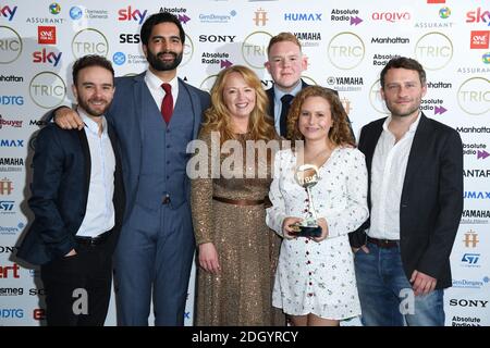 Il cast di Coronation Street con il premio per il sapone dell'anno sponsorizzato da Assurant. Jack P. Shepherd, Charlie De Melo, Sally Ann Matthews, Dolly-Rose Campbell, Colson Smith e Peter Ash (da sinistra a destra) partecipano ai TRIC Awards 2020 che si tengono al Grosvenor Hotel di Londra. Il credito immagine dovrebbe essere: Doug Peters/EMPICS Foto Stock