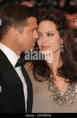 Brad Pitt e Angelina Jolie arrivano per la prima di Changeling al Palais des Festivals a Cannes, Francia. Foto Stock