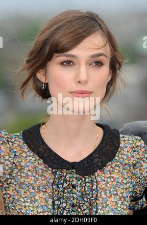 Keira Knightsley a una fotocellula per 'Edge of Love' alle difese occidentali, Castello di Edimburgo. Il film ha è prima mondiale stasera al festival. Foto Stock