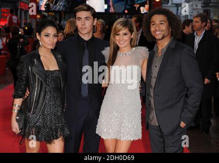 (Da destra a sinistra) Ashley Tisdale, Zac Efron, Vanessa Hudgens e Corbin Bleu partecipano alla prima inglese di 'High School Musical 3' presso l'Empire cinema, Leicester Square, a Londra. Foto Stock