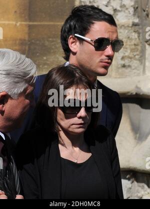 Il direttore funebre Barry Albin-Dyer, Jack Tweed e Jackiey Budden al funerale di Jade Goody presso la chiesa Battista di San Giovanni a Buckhurst Hill, Essex Foto Stock