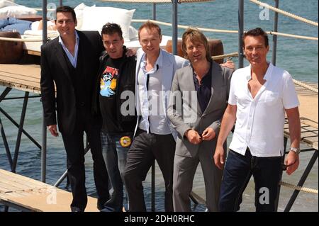 (L-R) Tony Hadlee, John Keeble, Gary Kemp, Steve Norman e Martin Kemp di Spandau Ballet in occasione di una fotocellula tenuta a Nikki Beach durante il 62° Festival de Film di Cannes. Foto Stock