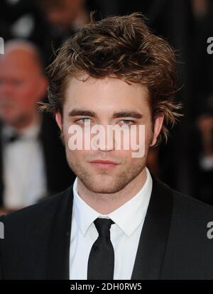 Robert Pattinson alla prima per i Basterds Inglourious tenuta al Palais des Festivals. Parte del 62° Festival de Film di Cannes. Foto Stock