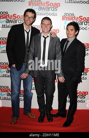 (Da sinistra a destra) Mark Charnock, Danny Miller e Alex carter in arrivo per i 2009 Inside SOAP Awards a Sketch, Conduit Street, Londra. Foto Stock