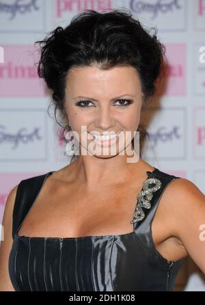 Karen Hardy arriva al primo Comfort High Street Fashion Awards 2010. Foto Stock