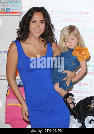 Myleene Klass partecipa a una fotocellula per celebrare il lancio del Baby Show, dove Myleene promuoverà la sua gamma Baby K per Mothercare al Baby Show di Olympia, Londra Foto Stock