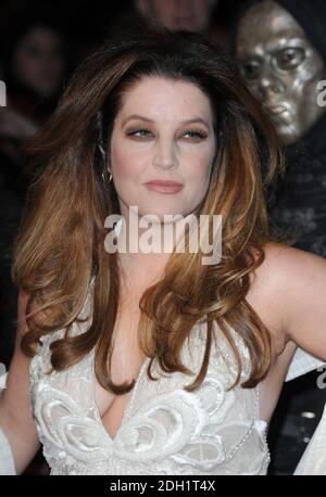 Lisa Marie Presley in arrivo per la prima mondiale di Harry Potter e dei doni della morte : prima parte, all'Odeon West End, Leicester Square, Londra. Foto Stock