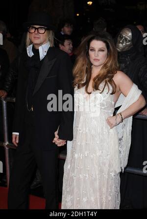 Lisa Marie Presley in arrivo per la prima mondiale di Harry Potter e dei doni della morte : prima parte, all'Odeon West End, Leicester Square, Londra. Foto Stock