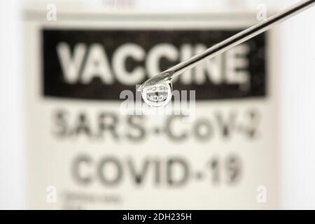 Impfung mit Serum gegen COVID-19 Coronavirus Foto Stock