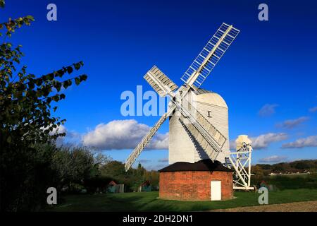 Il mulino Upthorpe post, un mulino post di grado II elencato e Monumento antico programmato, Stanton villaggio, Suffolk contea, Inghilterra, Regno Unito Foto Stock