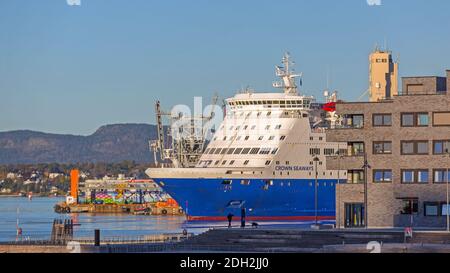 Oslo, Norvegia - 29 ottobre 2016: Grande nave da Cruse ormeggiata al porto di Oslo, Norvegia. Foto Stock