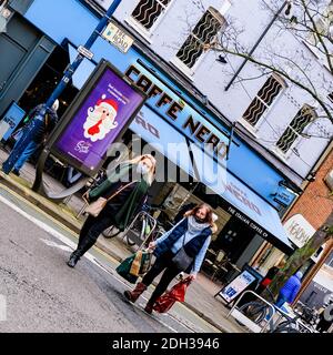 Kingston London, dicembre 09 2020, caffè Nero Coffee Shop fronte e logo Foto Stock