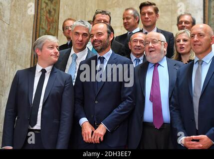 Il primo ministro francese Edouard Philippe si presenta con il sindaco di Nancy Laurent Henart, presidente della Comunità urbana del Grand Nancy Andre Rossinot, il ministro degli interni francese Gerard Collomb e funzionari durante un seminario governativo a Nancy, Francia, il 1 luglio 2017. Foto di Christian Liegi/ABACAPRESS.COM Foto Stock