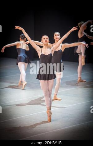 8 MARZO 2009, ANVERSA, BELGIO: Ballerini della scuola di balletto di Losanna Rudra Bejart Foto Stock