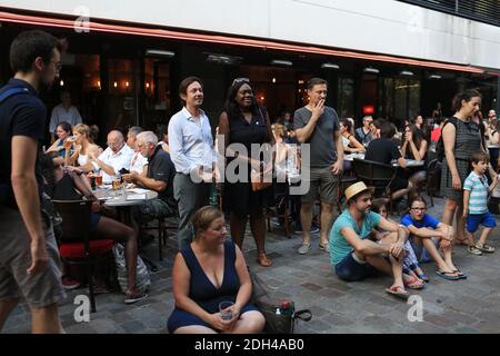 Laetitia Avia, députée LREM de la 8e circonscription de Paris, à la fête de la musique, dans le 12 e circondario de Paris. à sa droite, en chemise, figlio suppléant Christophe caporossi. 21 juin 2017. Foto di Axelle de russe/ABACAPRESS.COM Foto Stock