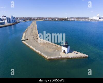 Vista aerea del faro di Derby Wharf a Salem Maritime National Historic Site a Salem Harbour nella città di Salem, Massachusetts, Massachusetts, Stati Uniti. Foto Stock