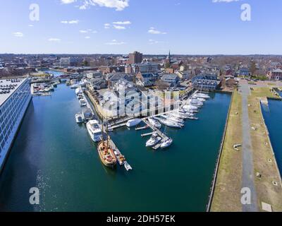 Vista aerea del centro storico di Salem e del porticciolo di Pickering Wharf nella città di Salem, Massachusetts, Massachusetts, USA. Foto Stock