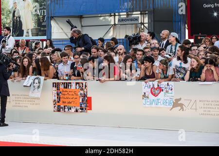 Atmosfera intorno al tappeto rosso per la prima proiezione di 'Altro!' Al 74a Festival Internazionale del Cinema di Venezia (Mostra), Venezia, il 5 settembre 2017. Foto di Marco Piovanotto/ABACAPRESS.COM Foto Stock