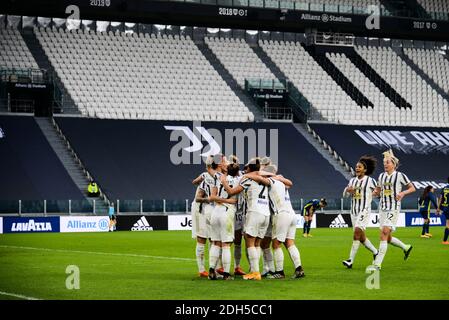 Torino, Italia. 09 dicembre 2020. Juventus festeggia durante la partita della UEFA Women's Champions League tra Juventus e Lione allo stadio Allianz il 09 dicembre 2020 a Torino (Foto di Alberto Gandolfo/Pacific Press) Credit: Pacific Press Media Production Corp./Alamy Live News Foto Stock