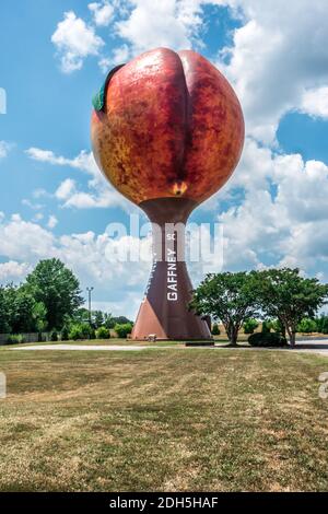 Peachoid Peach Water Tower a Gaffney nella Carolina del Sud SC lungo la Interstate 85. Foto Stock