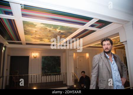 L'artiste Olivier Masmonteil a lâ€™event des 225 ans du Pavillon Ledoyen, Yannick Alléno a commissionné lâ€™artiste contemporain Olivier Masmonteil pour créer une toile monumentale, unique et pérenne, qui sera posée sur le plafond de lâ€™escalier dâ€™à le Ledohonur Paris 20 settembre 2017. Foto di Nasser Berzane/ABACAPRESS.COM Foto Stock