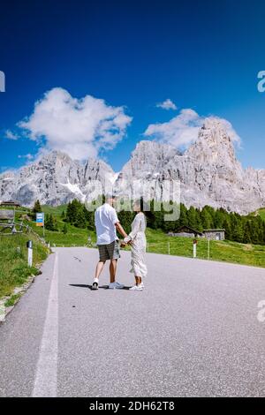 Pallido di San Martino da Baita Segantini - Passo Rolle italia, coppia Visita le Alpi italiane, veduta del Cimon della pala, il migliore-k Foto Stock