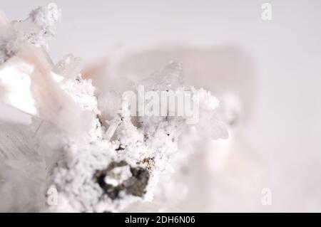 Un grande campione di stilbite con calcio e pirite Foto Stock