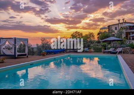 Casa di campagna di lusso con piscina in Italia Foto Stock