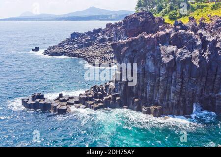 La scogliera di Daepo Jusangjeolli, isola di Jeju, Corea del Sud. Foto Stock