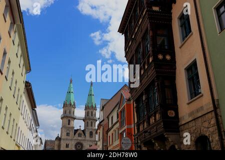 Schlundhaus und Evangelische Stadtkirche Unserer Lieben Frauen, Meiningen, Landkreis Schmalkalden-Meiningen, Thüringen, Deutschland Foto Stock