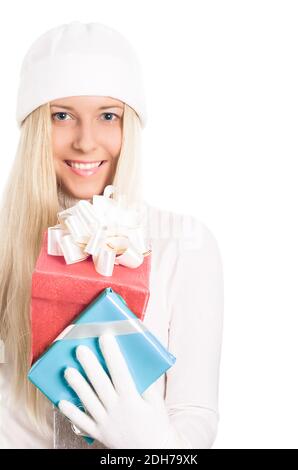 Giovane donna che festeggia il tempo di Natale, sorriso felice Foto Stock