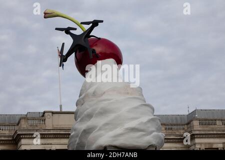 LA FINE di Heather Phillip una scultura sul quarto Plinth in Trafalgar Square, Londra, Regno Unito Foto Stock