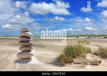 Kieselsteinturm am Strand, Insel Borkum, Ostfriesische Inseln, Foto Stock