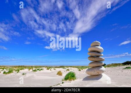 Kieselsteinturm am Strand, Insel Borkum, Ostfriesische Inseln, Foto Stock