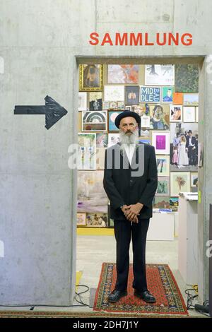 L'artista Mirek Macke alla Kunstverein Familie Montez di Francoforte sul meno, Germania. Foto Stock