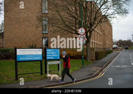 Una vista generale del Royal Shrewsbury Hospital, Shropshire. Una revisione indipendente dei decessi infantili a Shrewsbury e Telford Hospital NHS Trust (SaTH) ha identificato sette "azioni immediate ed essenziali" necessarie per migliorare l'assistenza alla maternità in Inghilterra e 27 azioni locali per l'apprendimento. Foto Stock